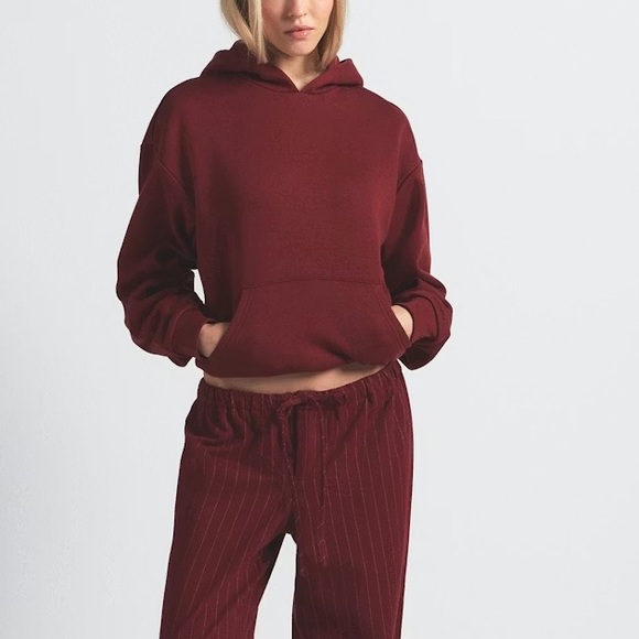 SKIMS Tops - SKIMS Cotton Fleece Classic Zip Up Hoodie in Merlot Size Large Relaxed Fit NWT